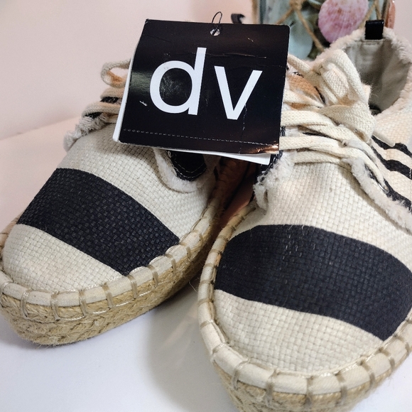 DV by Dolce Vita "Roxie" Platform Canvas Sneakers Striped New w/Tags - Picture 4 of 14